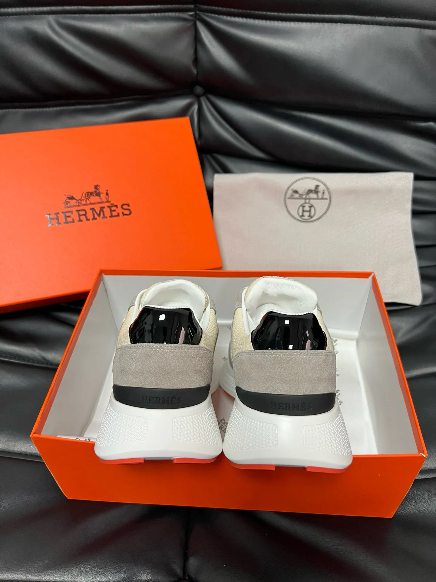 [HERMES] Hermès men's shoes 💰540💰 - High-end quality original order - Upper: 🔝 tumbled calfskin, suede calfskin, shoe body sewn with H pattern - Inner: water-dyed cowhide - Outsole: ultra-light T men's shoes 💰U foam rubber; two-color molded outsole - Super high quality control, fine workmanship: highlighted (high-end, luxury, grade) -Size : 39-44 (38, 45 can be customized)